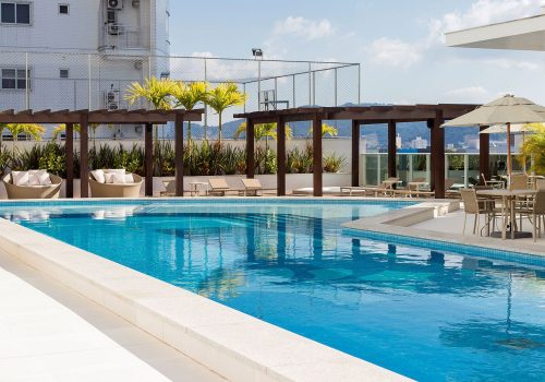 splendia-tower-piscina2-1920x1200